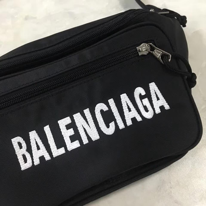 BALENCIAG巴黎世家 新品 簡約兩用包 可做胸包或者腰包 防水面料 簡單輕便  BL1655